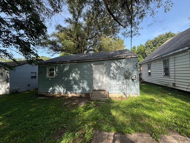 Building Photo - 2109 S Martin Luther King Jr Dr
