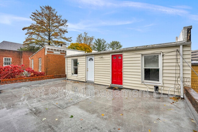 Building Photo - 4032 Roland Ave