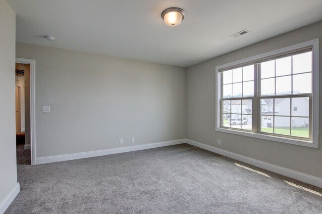 Building Photo - 230 Cotoneaster Ln