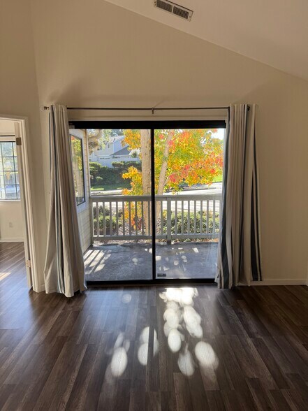 Building Photo - 206 Devonwood