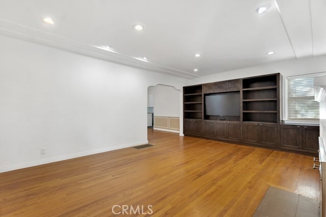 Building Photo - 626 Roselli St