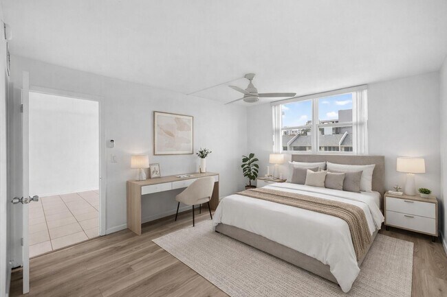 Building Photo - 3550 NE 169th St