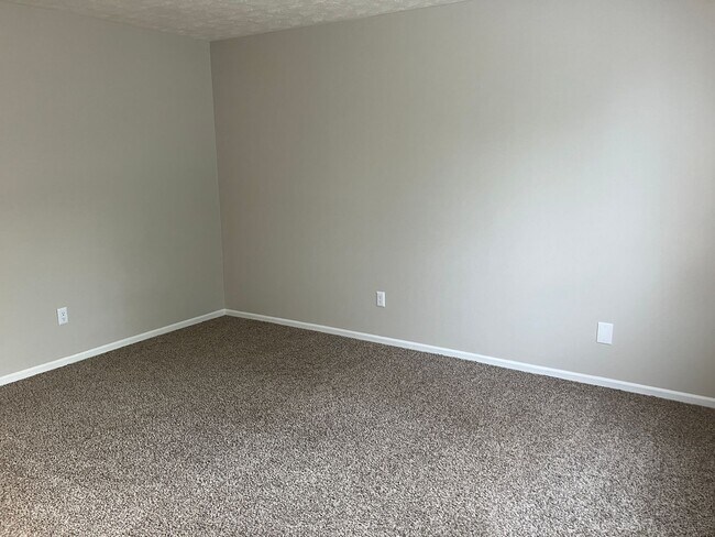 Building Photo - Available August 18th - Spacious 2-Bedroom...