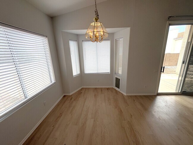 Building Photo - Sunrise & Sabino Canyon Four Bedroom Rental