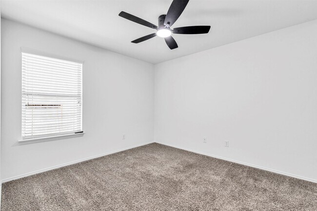 Building Photo - 4439 Aversa Dr