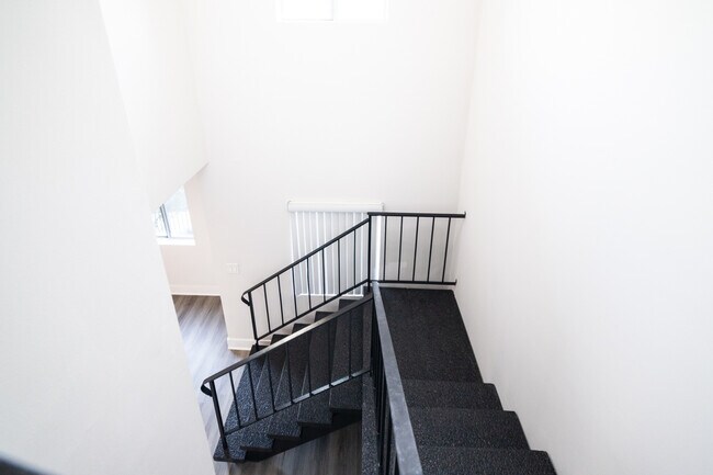 Building Photo - 2233 Ridgeley Dr