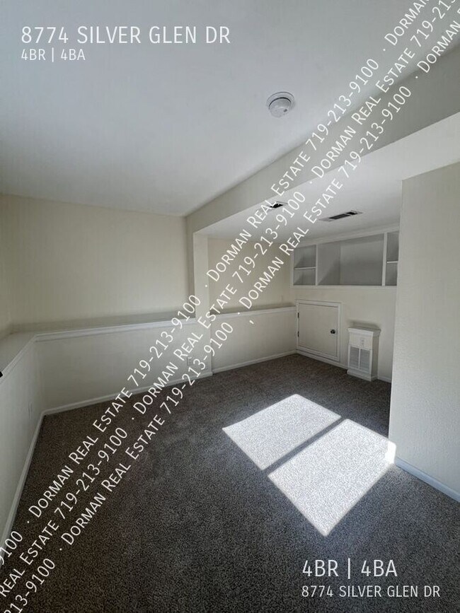 Building Photo - 8774 Silver Glen Dr