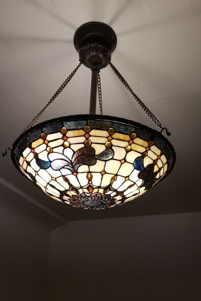 Building Photo - 1322 S Cloverdale Ave