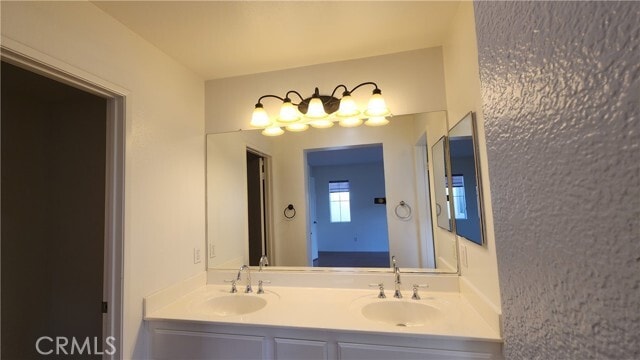 Building Photo - 14880 Honey Ct