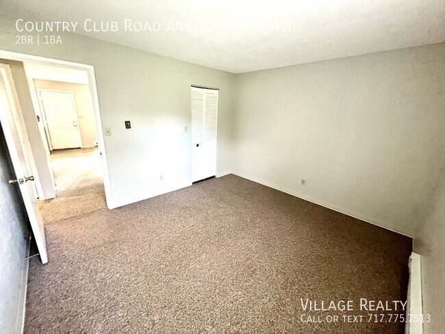 Building Photo - 611 Country Club Rd