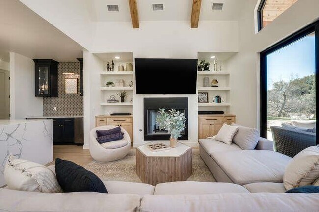 Building Photo - 614 Pecan Creek Dr