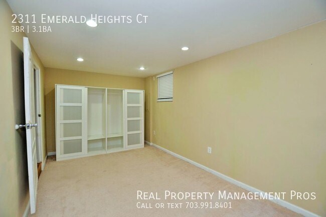 Building Photo - 2311 Emerald Heights Ct