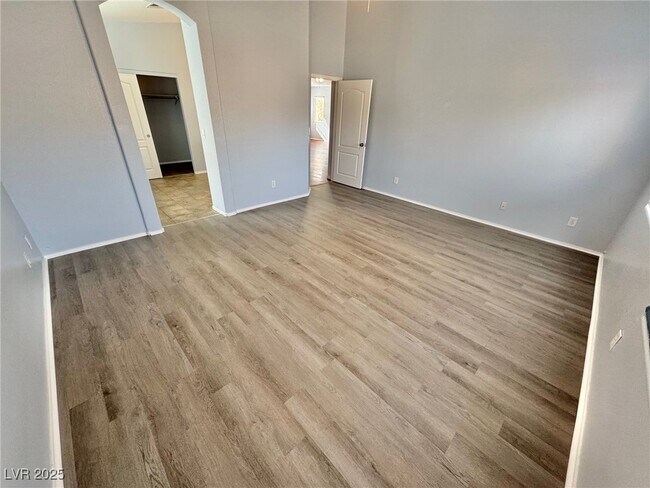 Building Photo - 2276 Chestnut Ranch Ave