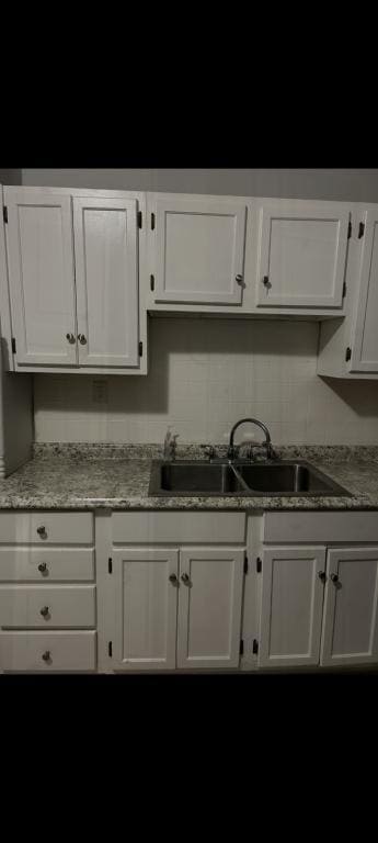 Building Photo - 5842 St Elmo Ave