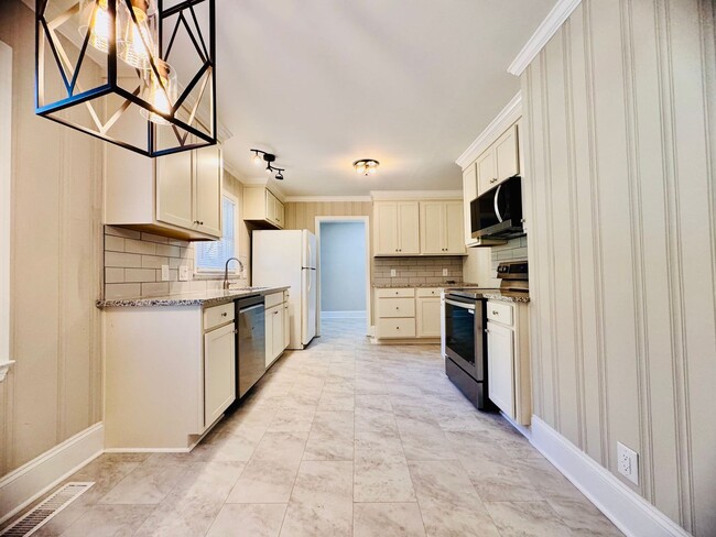 Building Photo - Beautiful 2BR Butner Home