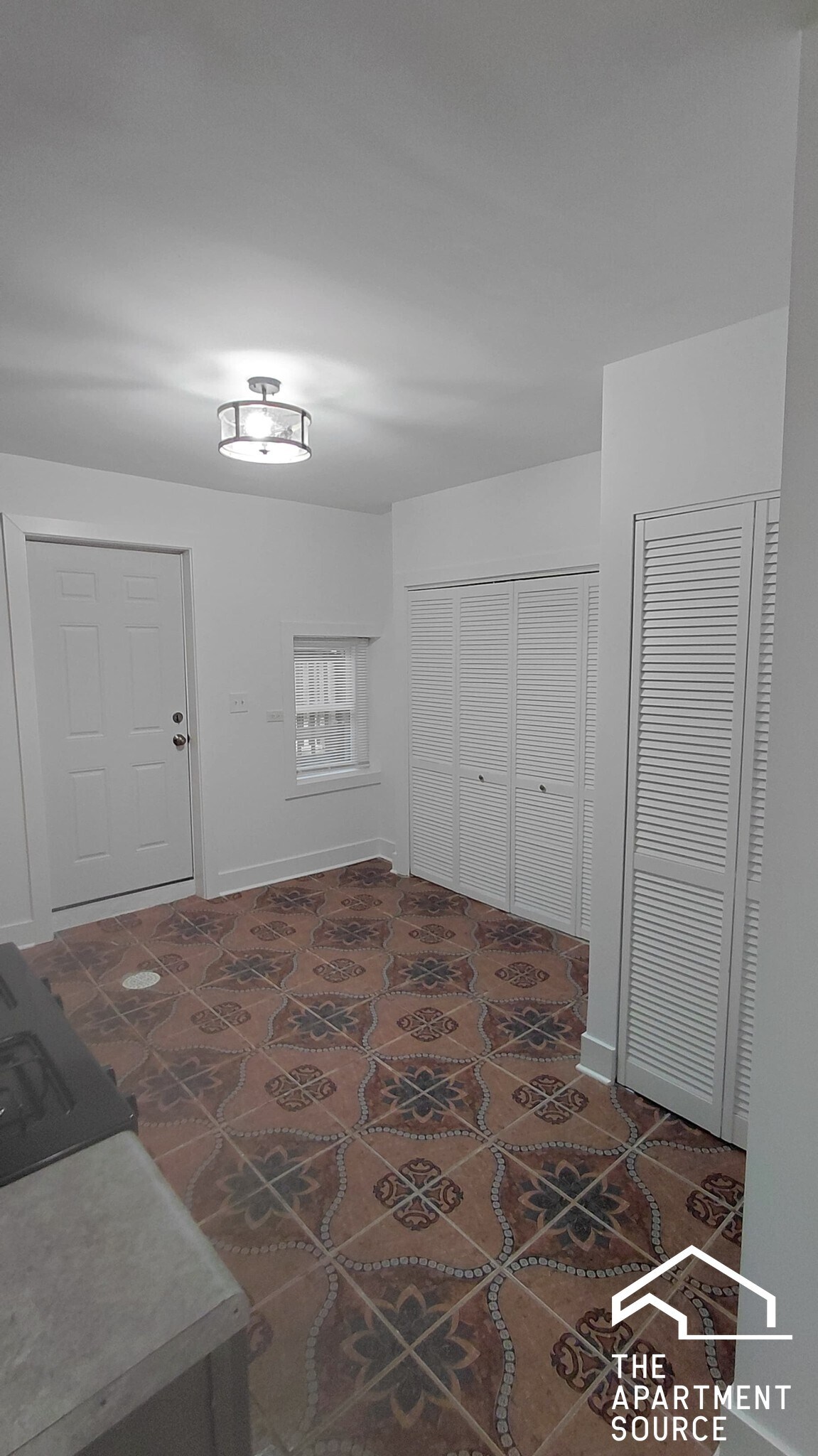 Building Photo - 1255 N Harding Ave