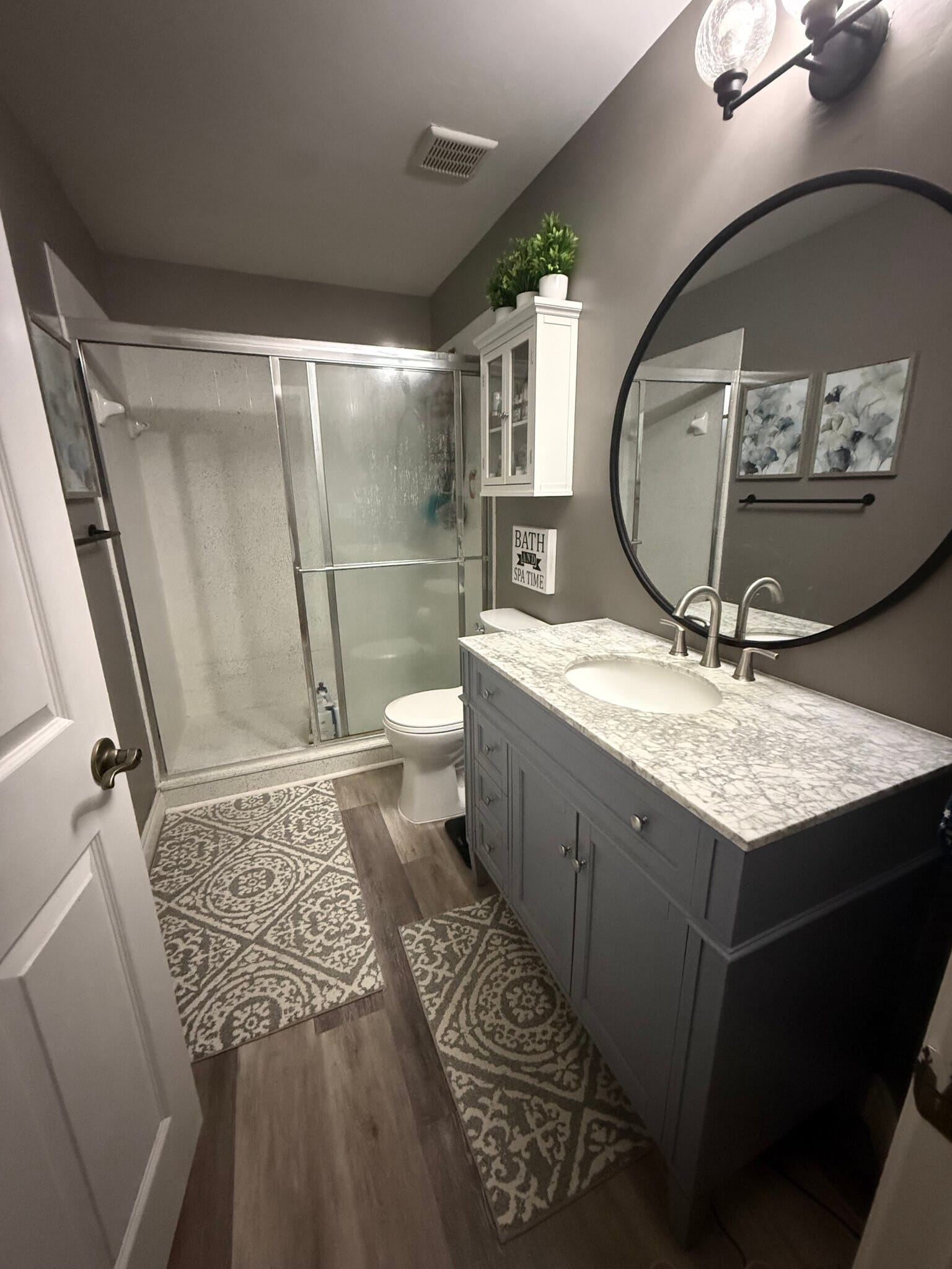 Building Photo - 3636 Pine Oak Cir