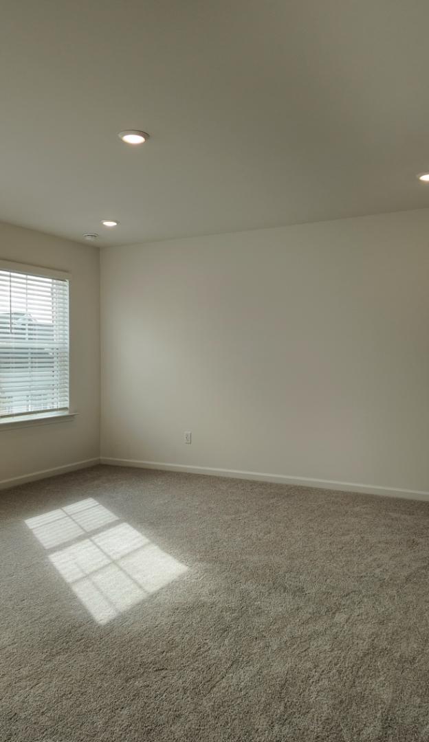 Building Photo - 136 Market St