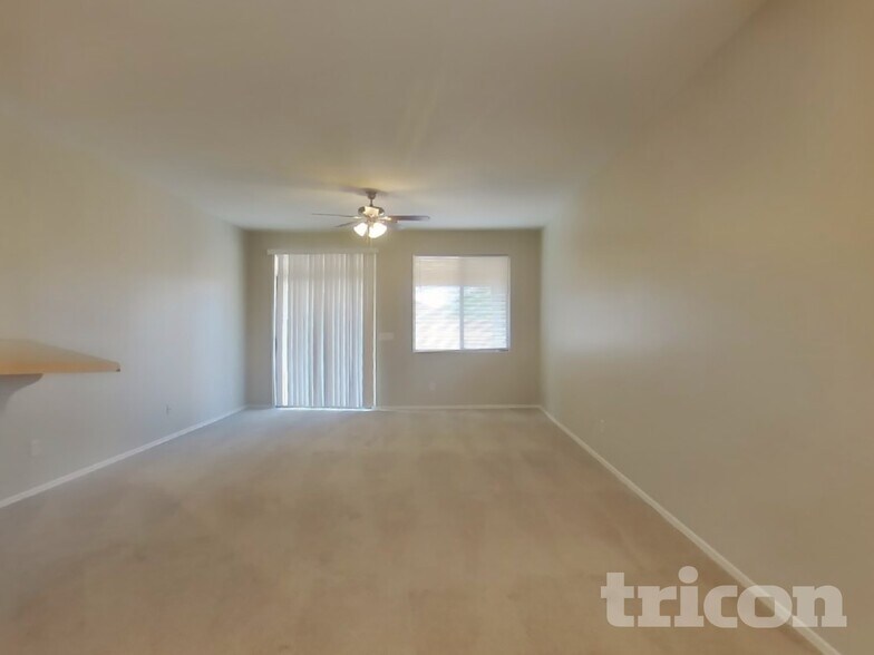 Building Photo - 6410 S 72nd Ln