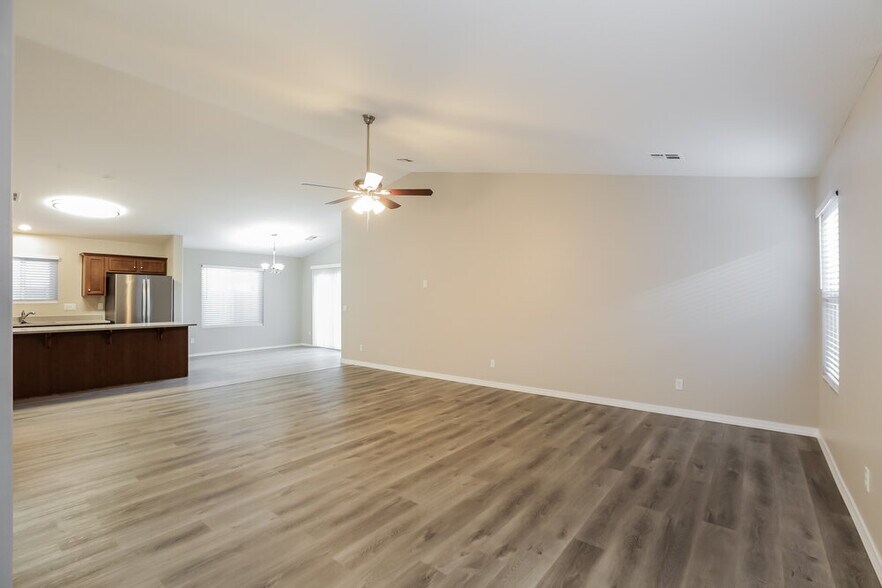 Building Photo - 7374 W Magdalena Ln