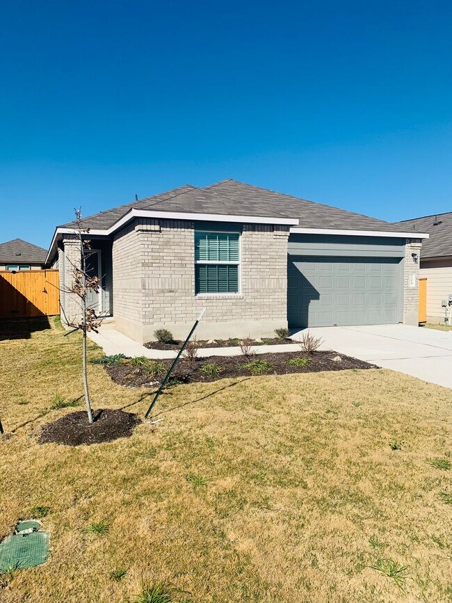 Building Photo - 4 Bed 2 Bath in Jarrell, TX