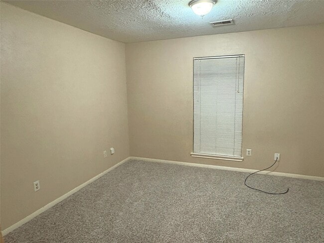 Building Photo - 1014 Stoneleigh Ct