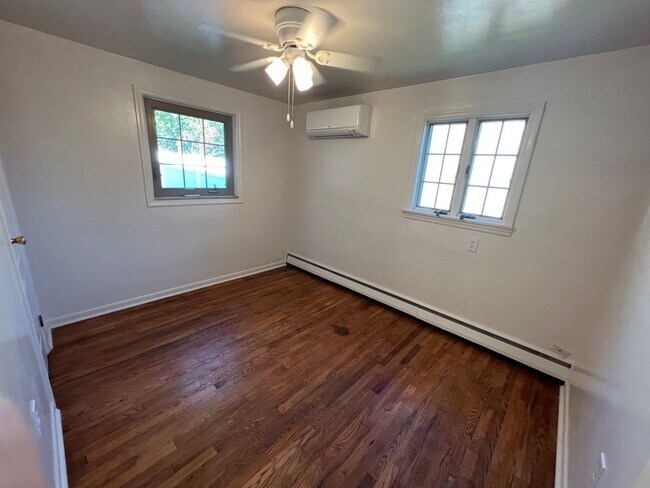 Building Photo - 562 Foltz Dr