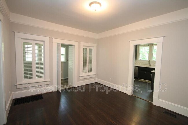 Building Photo - 550 Cecil Ct