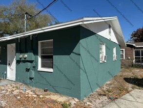 Building Photo - Beautifully Upgraded 2/1 AVAILABLE FOR IMMEDIAT MOVE IN!! Move In Before 5/20 and get June’s rent...