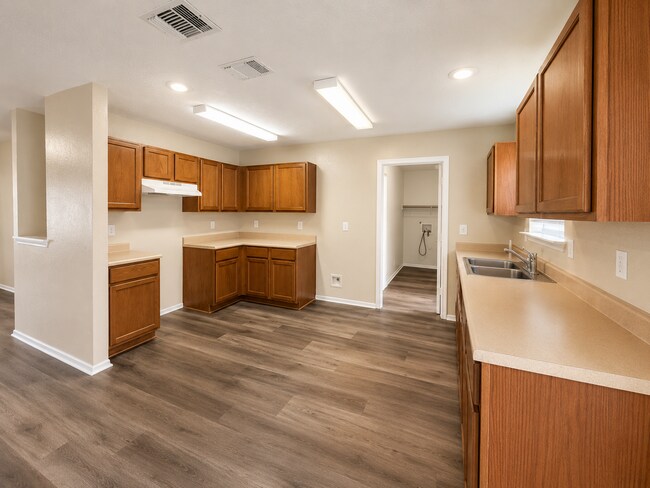 Building Photo - 10719 Shaenmeadow