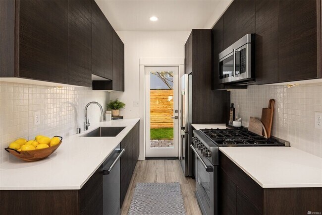 Building Photo - 5547 S Morgan St
