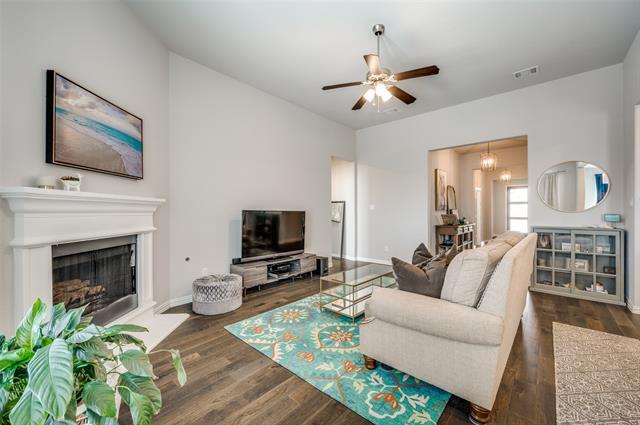 Building Photo - 3004 Comal Dr