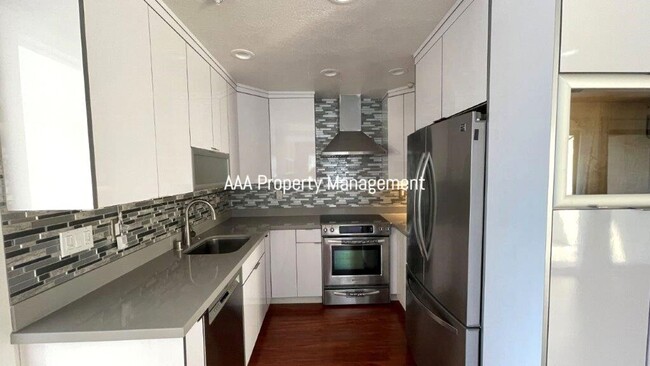 Building Photo - Downtown Walnut Creek! 3rd floor 2 master ...