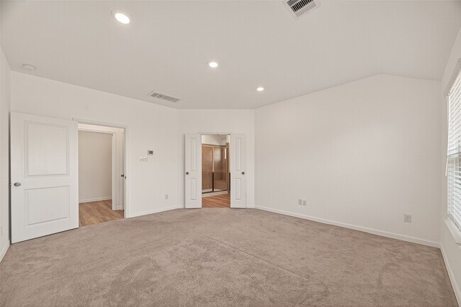 Building Photo - 1010 Schooner St