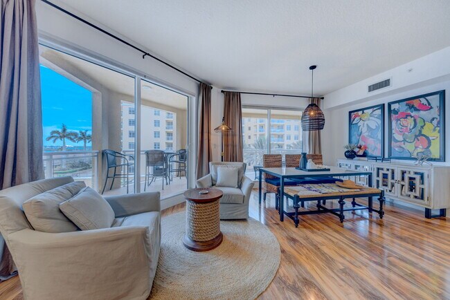 Building Photo - 521 Mandalay Ave