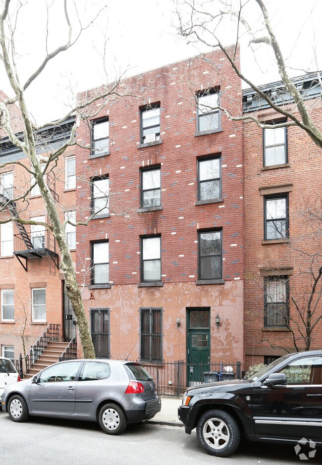 Primary Photo - 336 Degraw St