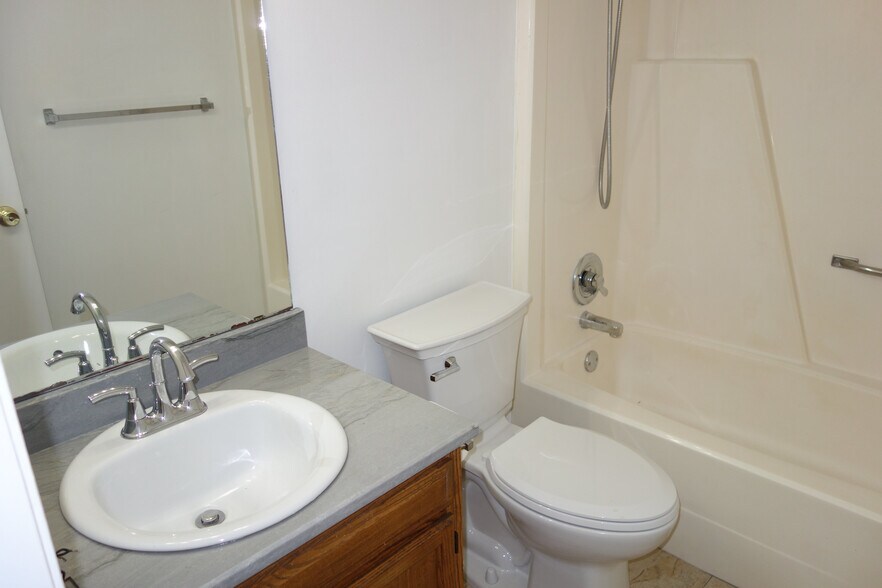 Secondary Bathroom - 6656 S Utica Pl
