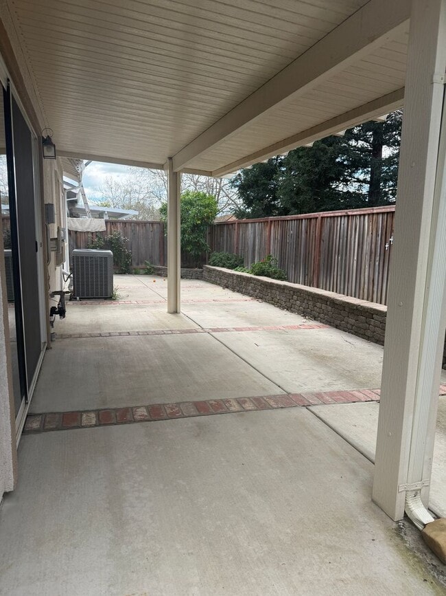 Building Photo - Hampton Park