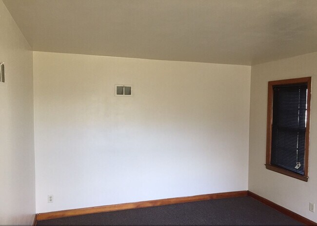 Building Photo - 5253 N 61st St