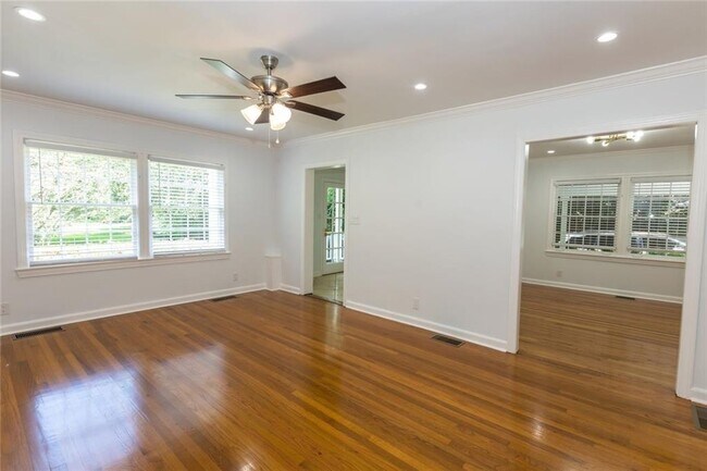 Building Photo - 1311 Roxboro Dr NE