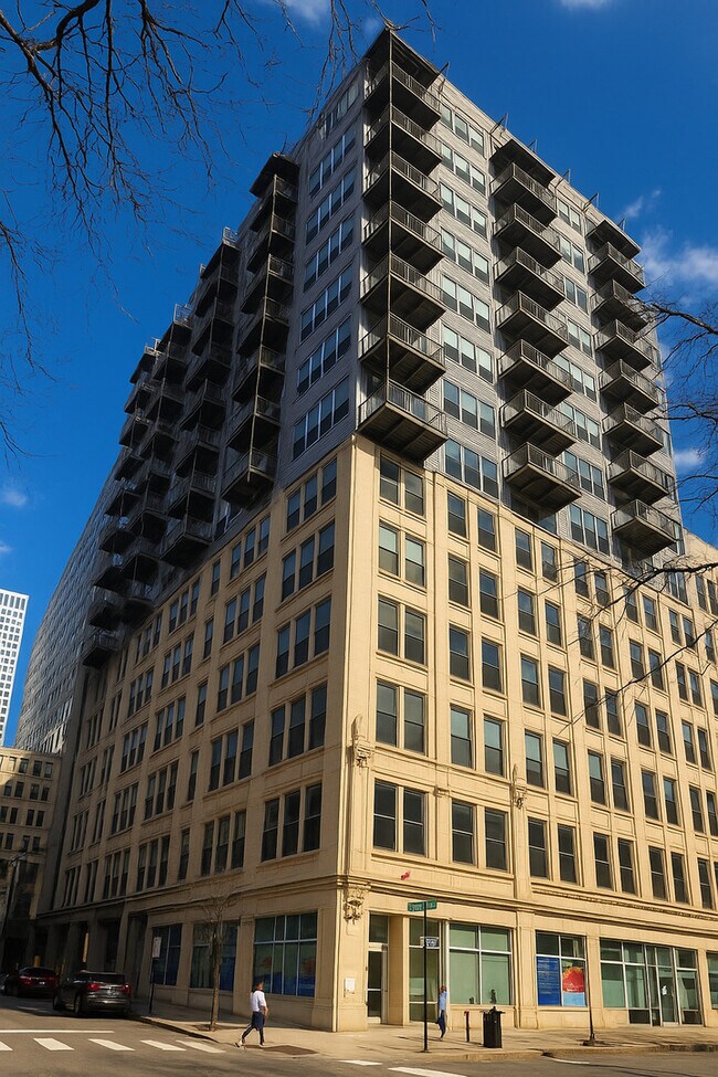 Primary Photo - 565 W Quincy St
