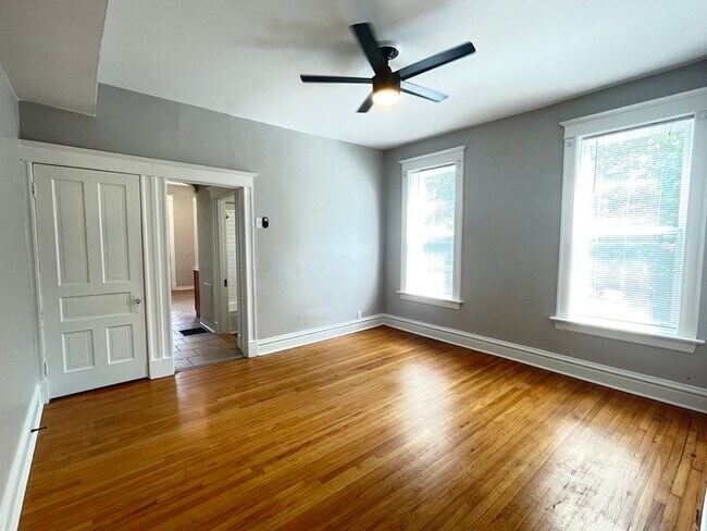 Building Photo - 3401 Hartford St