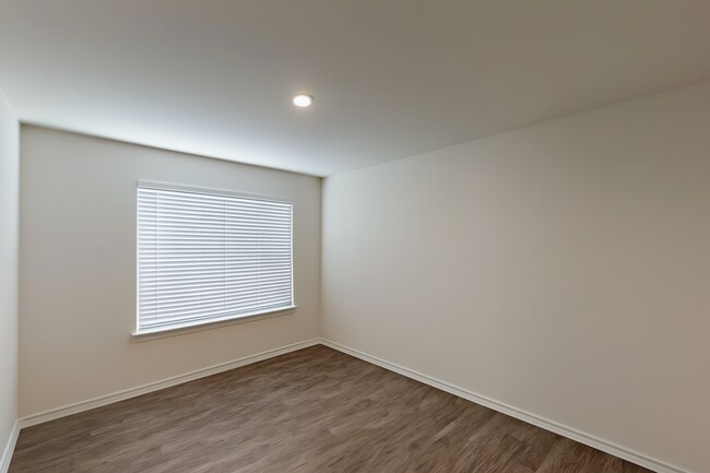Building Photo - 6017 Northway forest Dr