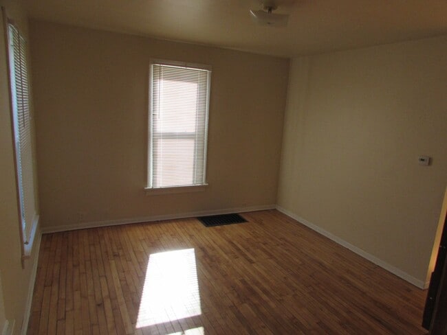 Building Photo - Spacious Madison 4-Bedroom Near Camp Randa...