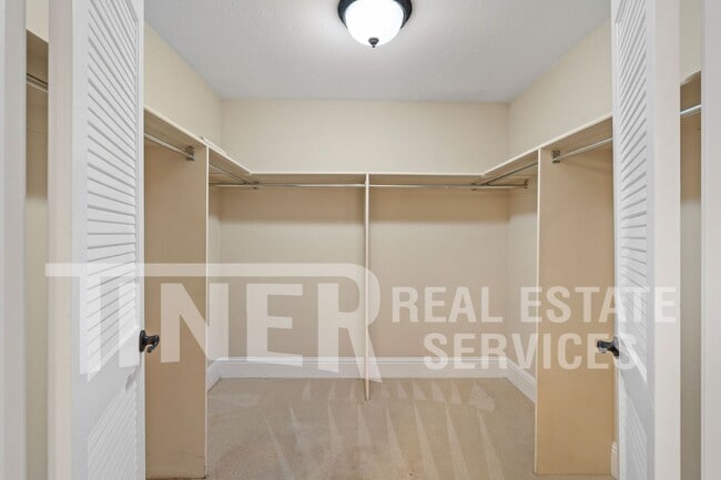 Building Photo - 1920 Gold Nugget Pl