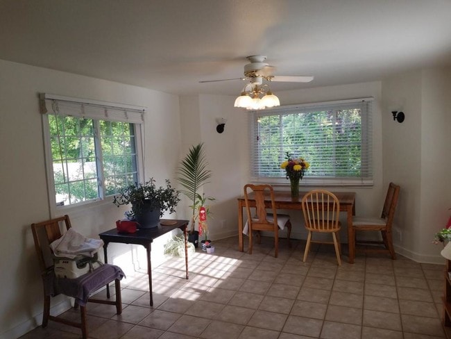 Building Photo - 2633 Danbury Dr