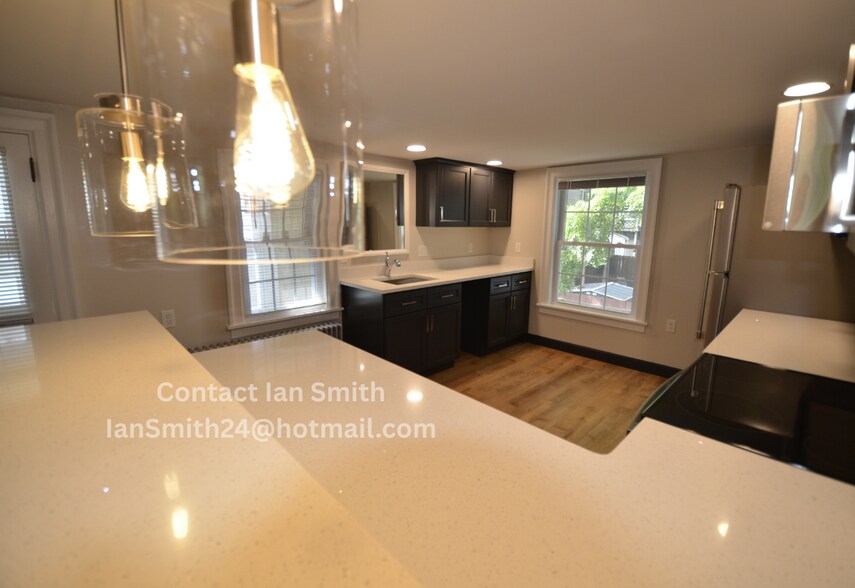 Building Photo - 109 E Pomfret St