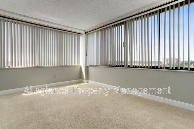 Building Photo - 6301 Stevenson Ave