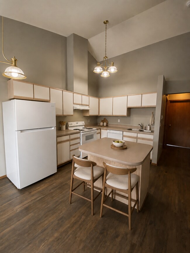 Building Photo - Simple, Spacious, And Ready For You!
