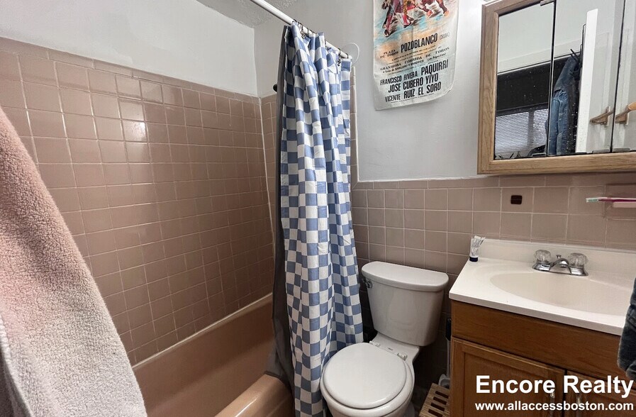 Building Photo - 226 Parker Hill Ave